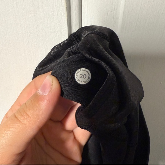 Lululemon Athletica Black Metallic Wunder Under High Rise cropped tights size 20 - Picture 6 of 10